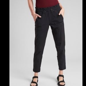 Athleta Trekkie Paper Bag Pant black, Size 0 XXS